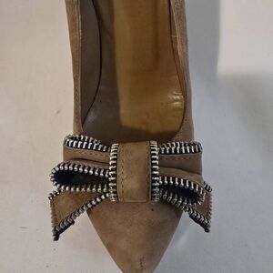 Roberto Botticelli Vtg. Beige Suede Platform Heels w/ Zipper Bow Detail, EUC, 37